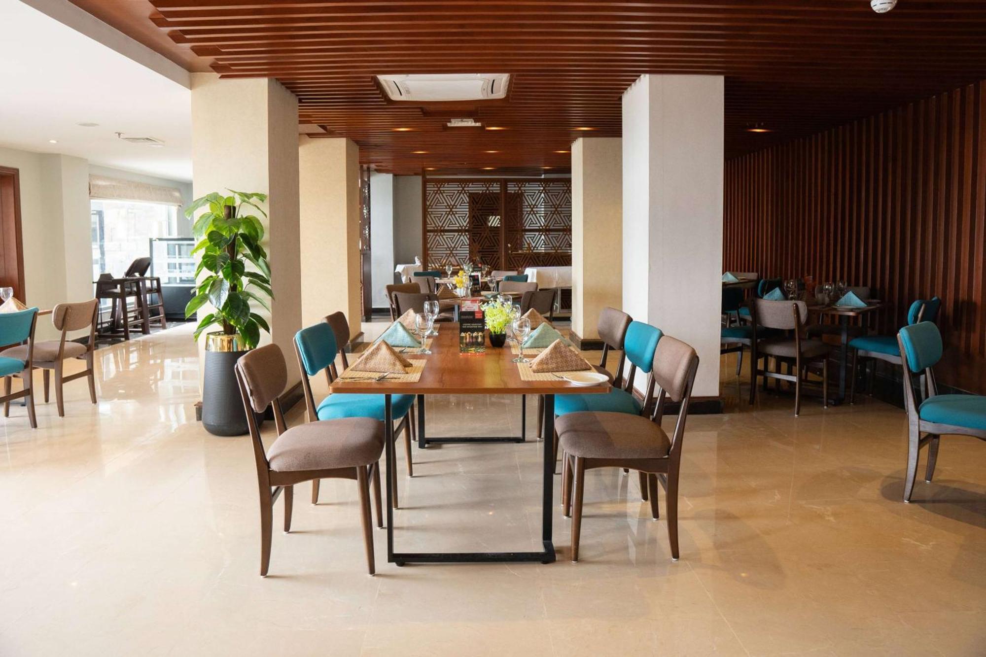 Ramada By Wyndham Murree Lower Topa Resort ภายนอก รูปภาพ